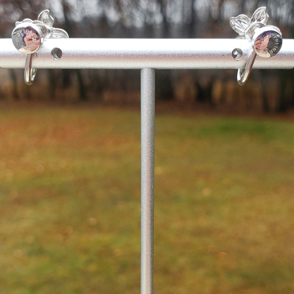 Flower Clip on Earrings - Picture 7 of 8